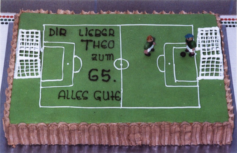 Torten Torte Geburtstag Fussball Feld.jpg